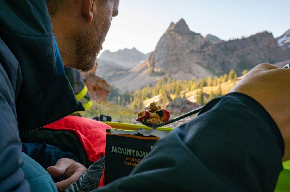 MOUNTAIN BERRY GRANOLA
